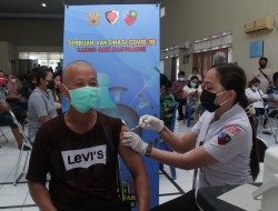Serbuan Vaksinasi Oleh TNI AU Lanud Sam Ratulangi, ini Kata Petugas Kesehatan Bagi Masyarakat Yang Belum Divaksin