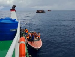 Periksa Kapal Berbendera Malaysia, Tim Pora Sitaro Apresiasi Camat Siau Barat dan Warga Pulau Makalehi