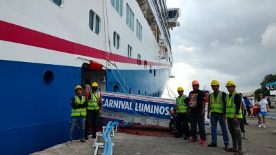 Perumda Air Minum Duasudara Bitung Suplai 1000m3 ke Kapal Carnival Luminosa