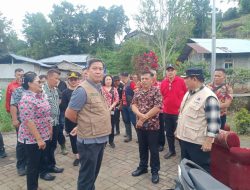 Pj Bupati Kumendong dan Jajaran Dampingi Wagub Steven Kandouw Pantau Lokasi Bencana Banjir dan Tanah Longsor