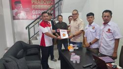 15 tahun Dukung Prabowo, Ai Firman Lengkapi  Formulir Calon Wakil Walikota Manado di Partai Gerindra