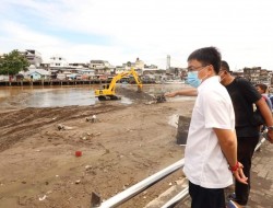 Tak Kenala Libur, Walikota dan Kadis PUPR Turlap Pantau Normalisasi Sungai