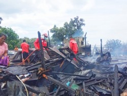 Si Jago Merah Melalap Salah Satu Rumah Warga Kelurahan Batuputih Atas