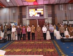 Buka Seminar Batik, Walikota Angouw: Kearifan Lokal Harus Kita Lestarikan