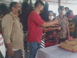 Hadiri HUT Istri Wakil Walikota Wartawan Kota Bitung Berikan Kejutan