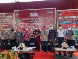 Tinjau Vaksinasi di Minahasa, Jokowi Sebut Capaian Sudah Bagus