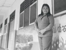 Guru Honorer Asal Pulau Lembeh Didaulat Perempuan Berjasa dan Berprestasi se-Indonesia