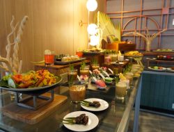 Buruuuaann, Luwansa Hotel and Convention Center Manado Menyuguhkan Hidangan KURMA