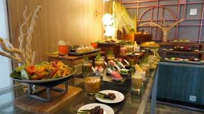 Buruuuaann, Luwansa Hotel and Convention Center Manado Menyuguhkan Hidangan KURMA