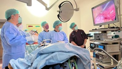 Gunakan Alat Canggih, Dokter Andi Silangen Sukses Pimpin Operasi Perdana Batu Empedu di RSUD ODSK