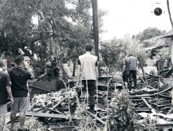 Satu Unit Motor Ikut Dilalap ‘Si Jago Merah’ saat Kebakaran di Tanjung Merah