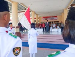 Siap Kibarkan Bendera Merah Putih di HUT Kemerdekaan RI ke-77, Limi Resmi Kukuhkan Paskibraka Bolmong