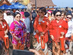 Dekranasda Bitung Turut Ramaikan Parade Kebaya Goes to UNESCO