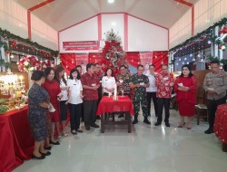 Hadiri Ibadah Natal, Roring Kembali Tegaskan Program Menanam