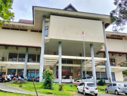 Raih Akreditasi Unggul, Rektor Unima Ganjar Jurusan Sejarah Dengan Rp50 juta
