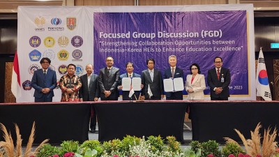 Rektor Unima Hadiri FGD Bersama PKNU Hingga Bincang Bersama Ketua DPR RI
