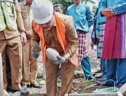 Limi Letakkan Batu Pertama Pembangunan dan Rehabilitasi Rumah Korban Banjir dan Tanah Longsor