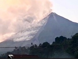 Guguran Lava Karangetang Dominan ke Kali Kahetang, Warga Kelurahan Tarorane Siaga