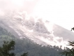 Luncuran Awan Panas Gunung Api Karangetang Capai 2000 Meter, Pemkab Sitaro Evakuasi Warga Dusun Bolo
