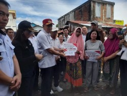 ROR Serahkan Langsung Bantuan Kepada Korban Bencana di Tambala