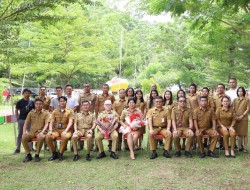 Akhir Masa Jabatan, Bupati dan Wakil Bupati Sitaro Foto Bersama ASN di Lingkup Pemkab