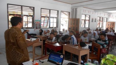 Tim FIKKM Unima Melalui PKM Melaksanakan Pengukuran Kebugaran Jasmani Siswa SMA Negeri I Pusomaen Mitra