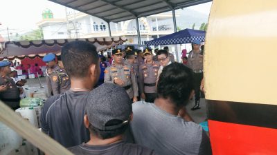 Sambangi Kota Bitung, Kapolda Sulut Tinjau Pelaksanaan Pasar Murah 