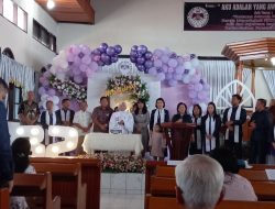 Kadis Koperasi Siby Sengke Wakili Bupati Hadiri HUT ke 32 Jemaat GMIM Marturia Roong