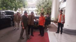 Pimpin Rakor, Kepala BNPB RI Letjen TNI Suharyanto Tiba di Kantor Gubernur Sulawesi Utara