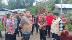 Pj Bupati Kumendong dan Jajaran Dampingi Wagub Steven Kandouw Pantau Lokasi Bencana Banjir dan Tanah Longsor