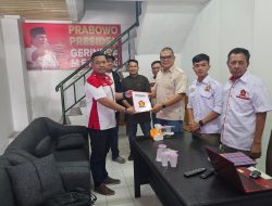 15 tahun Dukung Prabowo, Ai Firman Lengkapi  Formulir Calon Wakil Walikota Manado di Partai Gerindra