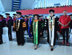 Luluskan 925 Wisudawan, Prosesi Wisuda Unima Sukses Digelar