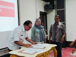 Libatkan Seluruh Kepala OPD, Bupati Bolmut Teken Perjanjian Kinerja Tahun 2025