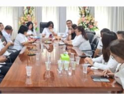 Pimpin Rapat Evaluasi terkait Paripurna dan Syukuran RD-Vasung, Ini Agenda Yang Dipersiapkan Sekda Lynda Watania