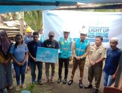 Secara Serentak, Bupati Thungari Resmikan Penyalaan Listrik di Kampung Petta Barat