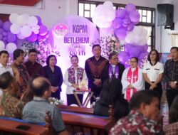 Vanda Sarundajang Hadiri Ibadah Syukur HUT ke-88 KGPM Betlehem Tolok Tompaso