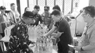 Bersama Stakeholder PT Pelni Temukan Ribuan Liter ‘Cap Tikus’ di Pelabuhan Bitung