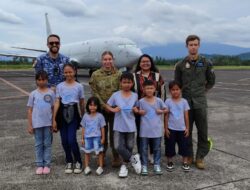 The Purposeful Kids Latih Bahasa Inggris Langsung dengan RAAF di Lanud Sam Ratulangi