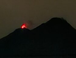 Sinar Api Terlihat di Kawah Dua Gunung Karangetang, Warga Diminta Waspada