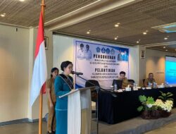 Ketua TP-PKK Sangihe Ny.Cherry Thungari Soeyoenus Lantik Pengurus TP-PKK Kecamatan