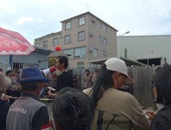 Warga Tanjung Merah Suarakan Harapan di Gerbang PT Futai