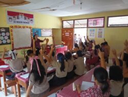 Lestarikan Bahasa Daerah, Tim PKM Unima Gelar Pelatihan Bahasa Tontemboan untuk Siswa SD Negeri Wuwuk