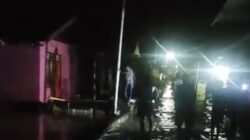 Banjir Rob Rendam Kampung Buhias, Listrik Sempat Padam