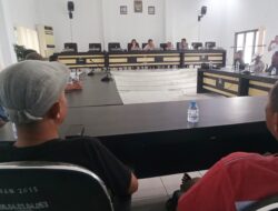 Sambangi Kantor DPRD Bitung, Puluhan Pedagang Seruan Tolak ‘Relokasi’ Lapak