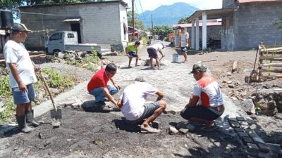Gotong Royong, Warga dan Wakil Rakyat Kompak Benahi Jalan Rusak, Yosep Katopo: Kerja Kolektif