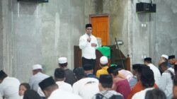 Safari Ramadhan di Padang Barat, Bupati Boltara Serahkan Sembako dan Al-Qur’an