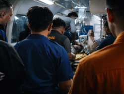 Evakuasi Menegangkan! 5 ABK Diselamatkan dari Kapal Terbakar, 1 Luka Serius