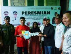 Penanggulangan Kemiskinan di Boltara Bupati Serahkan Kunci RTLH untuk Warga yang Berhak